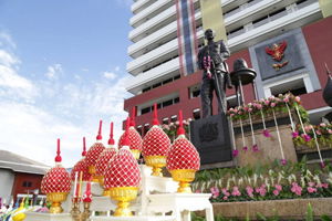 สำนักงาน กสทช. จัดพิธีถวายบังคมฯ เนื่องในวันสื่อสารแห่งชาติ 4 สิงหาคม 2559