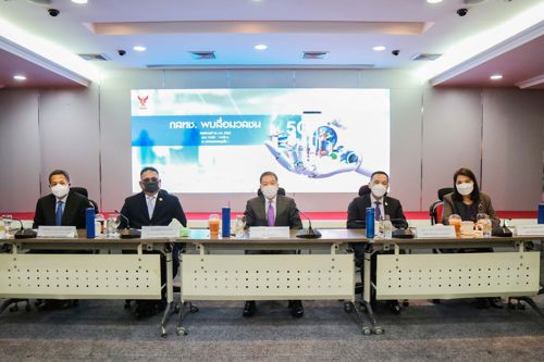 กสทช. พบสื่อมวลชน พร้อมแถลงผลการดำเนินงานครบรอบ 3 เดือน ย้ำเร่งทำงานตามภารกิจและหน้าที่ ด้วยความซื่อสัตย์สุจริต ยึดหลักธรรมาภิบาล โดยมีผลประโยชน์ของประเทศชาติและประชาชนเป็นที่ตั้ง